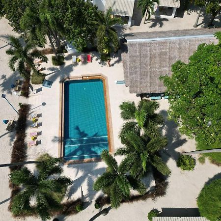 Lime N Soda Beachfront Resort Thong Sala Buitenkant foto
